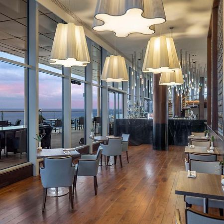 Hilton Batumi Hotel Exterior foto The Lounge at the 360° Restaurant
