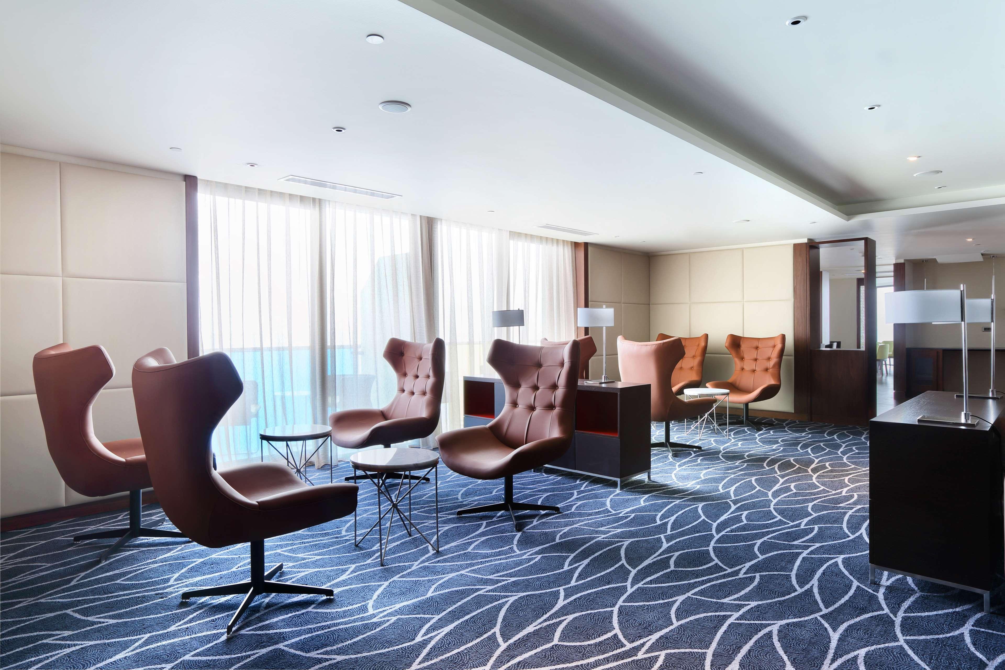 Hilton Batumi Hotel Exterior foto The lounge at the airport
