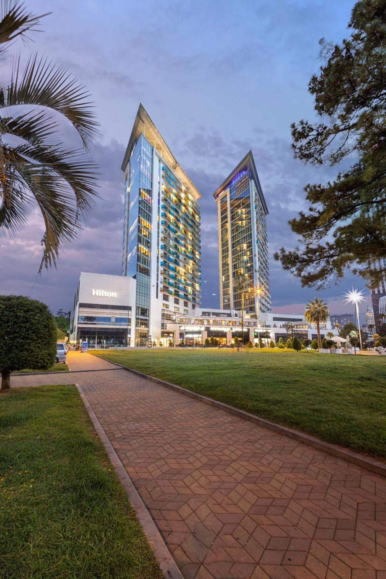 Hilton Batumi Hotel Exterior foto Hilton İzmir